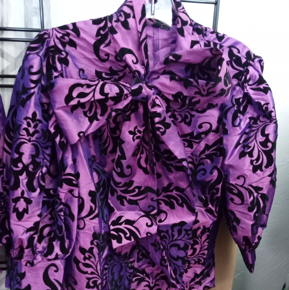 Blouses - Picture 3 of 4